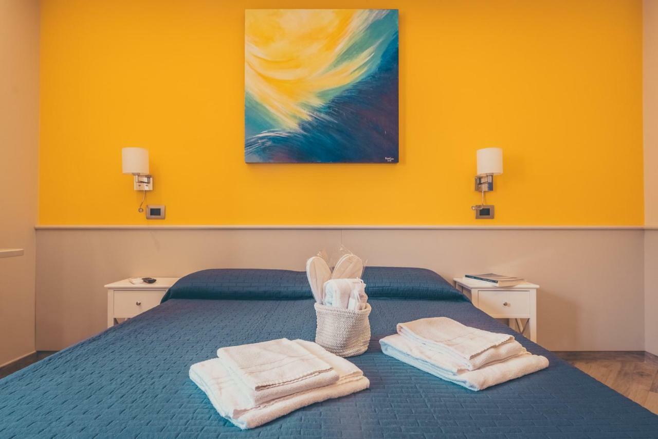 Oltre Il Mare Guest House Gaeta Exterior photo