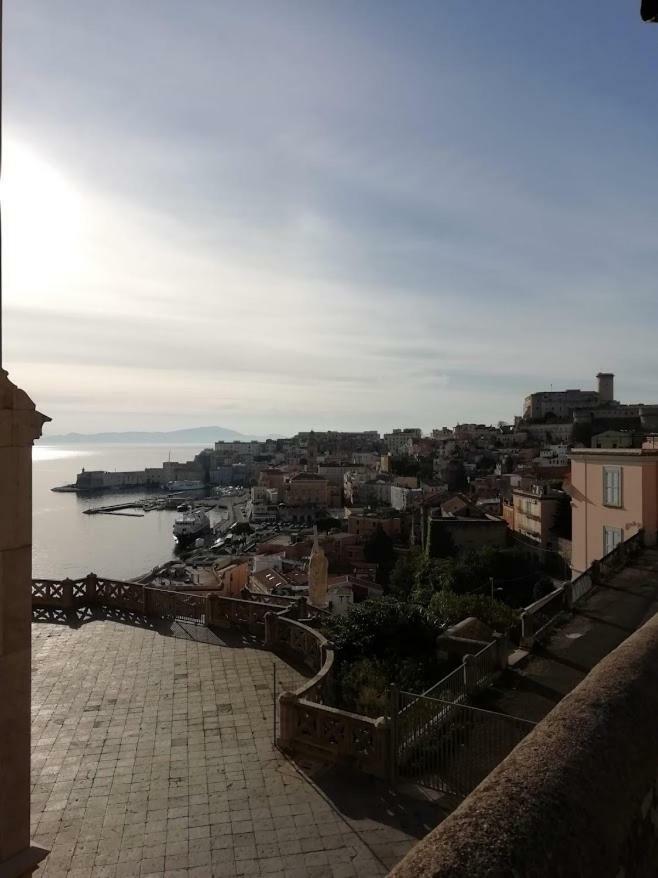 Oltre Il Mare Guest House Gaeta Exterior photo